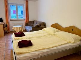 Perla Valsole Hotel Ristorante, hotel sa Acquarossa