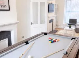 4 bedrooms 8 beds Wi-FI smart tv games room