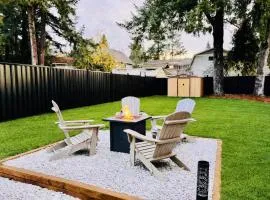 4BR Side Coach House with Fire Pit & Outdoor Theatre