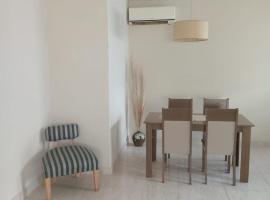 Monoambiente Juana Koslay San Luis - cerca del complejo AVE FENIX, hotel a Juana Koslay 