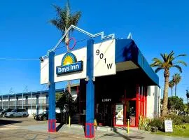 Days Inn by Wyndham Los Angeles LAX Airport Stadium Area