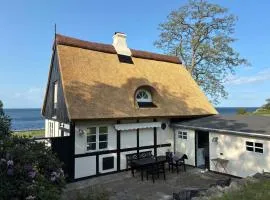 Cottage With Breathtaking Sea And Cliff Views