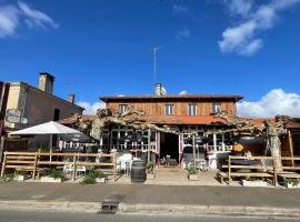 Auberge Les Mufliers - Hôtel Les Forges, hotel en Pontenx-les-Forges
