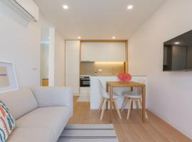 D'AUSE - New Modern Apt - 150m to Beach & Center, hotel i Esposende