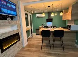 loyika Chaleureux T3 Netflix, petit déjeuner offert, boisson rafraîchissante pour la bienvenue, repas du soir fondue, raclette sur demande possibilité de le réserver à la semaine, contactez-nous en privé