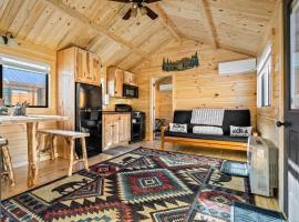 Cozy ski cabin #2, 3 beds โรงแรมในBethel