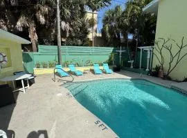 2BR 2 BATH Cottage Steps to Beach & Downtown w pool