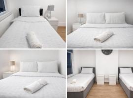 29 minits to airport and 29 mints to Liverpool st central London, Hotel in Enfield Lock
