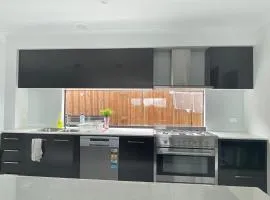 Ensuite room in Armstrong Creek