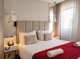 Emerald Hotel、ハボローネのホテル