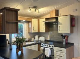 home from home pet friendly sleeps 6, Hotel in Patrington