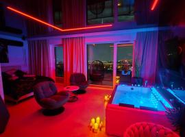 Apartament dla dwojga z jacuzzi na wyłączność – hotel w mieście Świecie