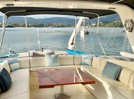 Stunning Motor Yacht in Corfu, готель у місті Гувія