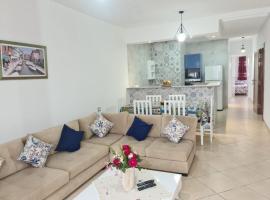 Très Bel Appartement S plus 3, Résidence Aicha avec piscine, hotel i Kelibia