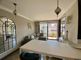 Vibe Oriente Spot Cama king Terraza y Piscina, hotell sihtkohas Santiago