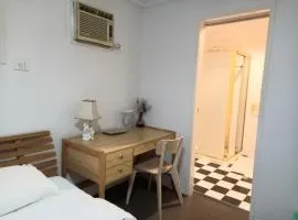 Air conditioned Floral Youth Backpacker and Holiday House