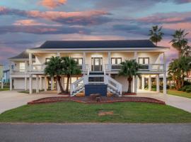 Bring Your Boat! Lake Charles Home with Dock and Lift, Hotel in Hackberry