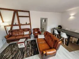 Stadtmitte Apartment im historischen Viertel -100qm Wohnfläche & 30qm Dachterrasse