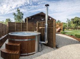 L'Écrin - Chalet & Bain Nordique Luxe vue lac, viešbutis mieste Prouilly