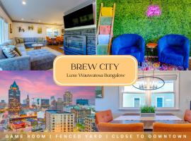 Brew City Game Room Fenced Yard 2 king beds, ξενοδοχείο σε Wauwatosa