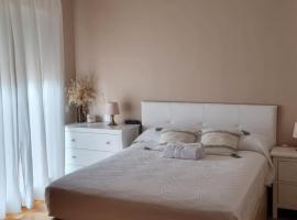 Piso acogedor con terraza, хотел в Сиудад Реал