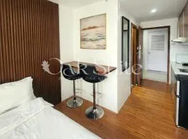 Oak Suite