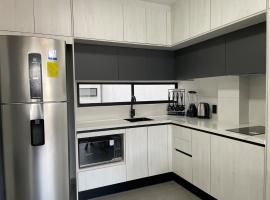 Modern Studio in La Carolina, Perfect Location, hotel i Huamboya