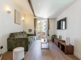 Bright 3 rooms apartment close to Place Massena