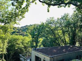 Maison tout confort - Pont d arc- charme bois - Frida - spa-nature Ardèche sud, Hotel in Salavas