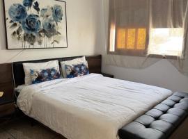 Comfortable 1-Bedroom Apartment - Kitchen & Dining - Agadir Tassila, hotell i Agadir