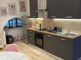 Casa MELISSA LIMONCELLA , free parking-self check in, Hotel in Tavernerio