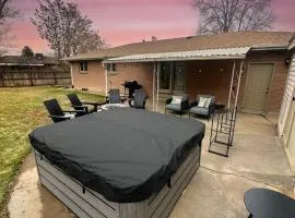 Denver Hot Tub Retreat Near Downtown - 20 Percent Off Feb
