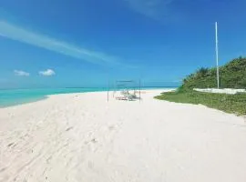 Kokaa Villaa Maaenboodhoo - The speedboat from Malé to the hotel departs at 1130 every Monday Thursday and Saturday and from the hotel to Malé at 0630 and five domestic flights are available every day