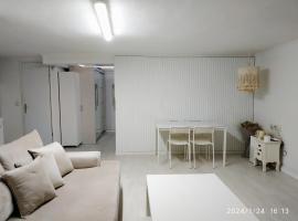 Ronldo Booking، فندق في Ganne Yehuda