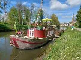 Sur la Somme à bord de la péniche Arche de Noé