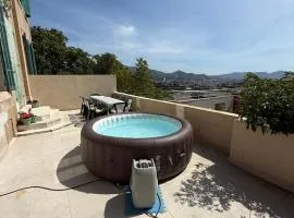 Duplex avec Spa, terrasse vue mer Marseille Calme & Central