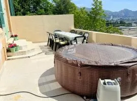 Duplex avec Spa, terrasse vue mer Marseille Calme & Central