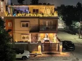 Shobhalay- Premium 2BHK Parking prime location super interior