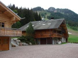 CHALET LE CLOS DU LINGA appartement B, hotel in Châtel
