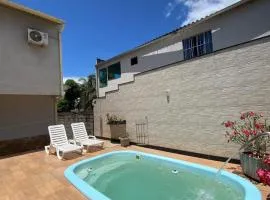 Casa com 3 quartos, suite e piscina