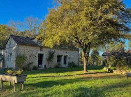 La Tuiliere naturalism and biodiversity refuge, Hotel in Issac