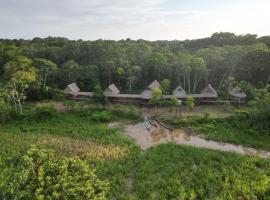 CAMUNGO jungle Lodge in indigenous community ALL INCLUSIVE, hotel in Puerto Franco