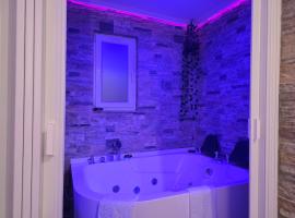 Dubai Spa Apartments - Jacuzzi & Sauna Free Parking, hotel u gradu Novi Sad