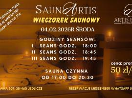 Hotel Artis, מלון בModerówka