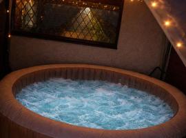 Alton Towers & Foxtail Barns & Oak Barns & Peak District, hotell i Wetleyrocks