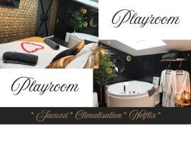 Viesnīca Playroom et Nuit Insolite pilsētā Aubie-et-Espessas