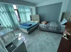 Mishki Punuy, hotell i Caraz