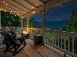 Honeysuckle Mountain Retreat - Year-Round View! HotTub!