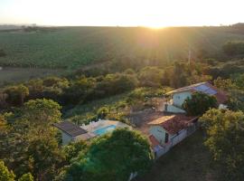 Quintal De Minas, kh&aacute;ch sạn c&oacute; chỗ đậu xe ở Delfin&oacute;polis