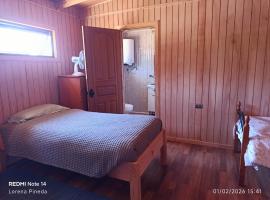 Large house in Cuyán, hotel en Cuyan